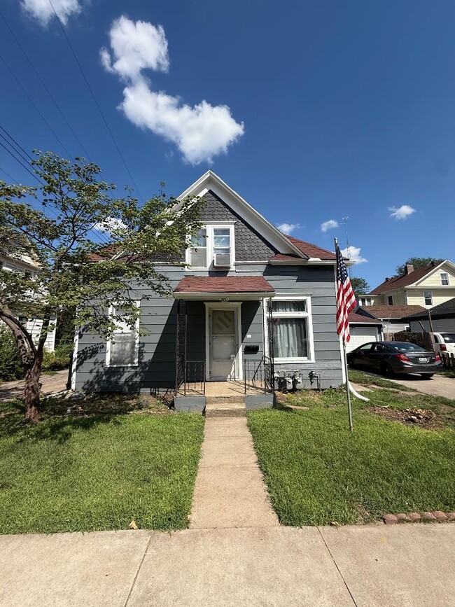 property at 726 S 18th St
