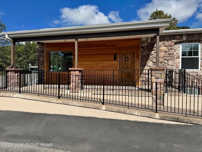 3884 PA-115 in Blakeslee, PA - Building Photo - Building Photo