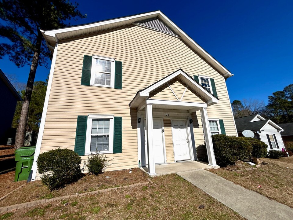 102 Winterberry Ln in Columbia, SC - Building Photo