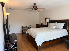 536 NW 45th St in Fort Lauderdale, FL - Building Photo - Building Photo