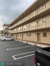 5021 W Oakland Park Blvd in Lauderdale Lakes, FL - Building Photo - Building Photo