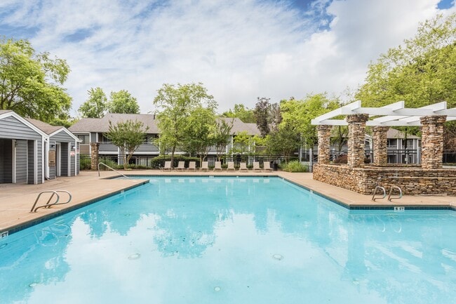 Crestmont Apartments