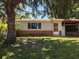 212 Lakeside Dr in Ballwin, MO - Building Photo