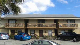 1301 5th St N, Unit 1301 in Jacksonville Beach, FL - Building Photo