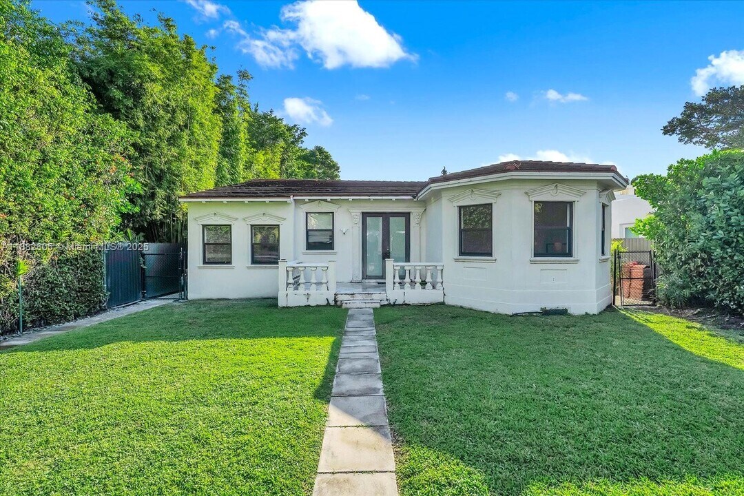 4575 Post Ave in Miami Beach, FL - Building Photo