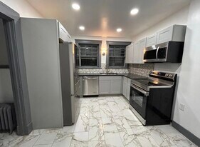 142 Oak St, Unit 1 in Binghamton, NY - Building Photo