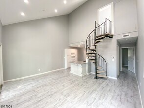 4 Alta Ct W-Unit -2 in Vernon, NJ - Building Photo - Building Photo