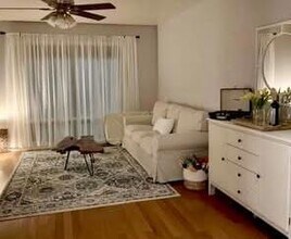 5320 Balcones Dr, Unit H in Austin, TX - Building Photo - Building Photo