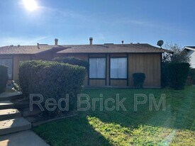 1302 Frankfort Ct in Merced, CA - Building Photo
