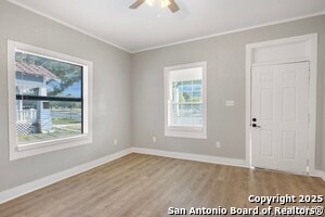 2209 N Flores St in San Antonio, TX - Building Photo - Building Photo