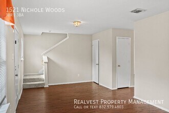 1521 Nichole Woods Dr in Houston, TX - Building Photo - Building Photo