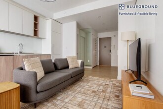 572 11th Ave, Unit SI FL6-ID1512 in New York, NY - Foto de edificio - Building Photo