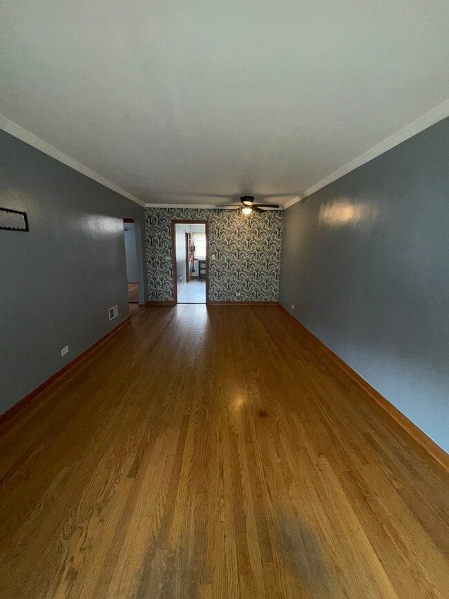 6104 W School St in Chicago, IL - Building Photo - Building Photo