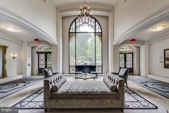 1701 16th St NW, Unit 217 in Washington, DC - Building Photo - Building Photo