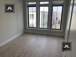 159 Everett St in Boston, MA - Building Photo - Building Photo