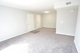 Ashby Apartments in Sellersburg, IN - Building Photo - Interior Photo