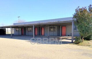 1400 NE Mustang Dr in Andrews, TX - Building Photo