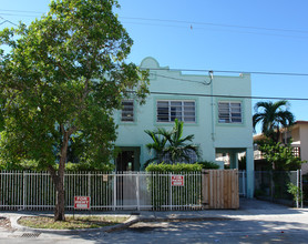 1144 SW 5th St in Miami, FL - Foto de edificio - Building Photo