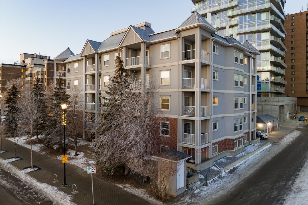 Rivertwin Condos in Calgary, AB - Building Photo