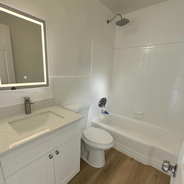 1565 NE 32nd St in Oakland Park, FL - Building Photo - Building Photo