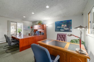 Pinebrook Tower Apartments in Lorain, OH - Foto de edificio - Interior Photo