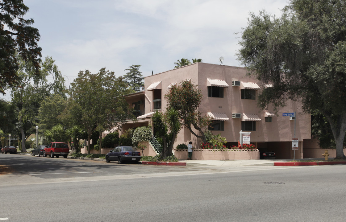 11403 Valley Spring Ln in Studio City, CA - Foto de edificio