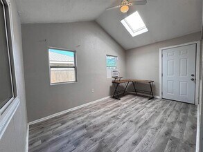 1804 Serenade Ln in Richardson, TX - Foto de edificio - Building Photo