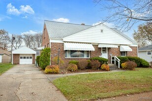 685 Barrally St in North Tonawanda, NY - Building Photo