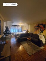 209 E 56th St in New York, NY - Building Photo