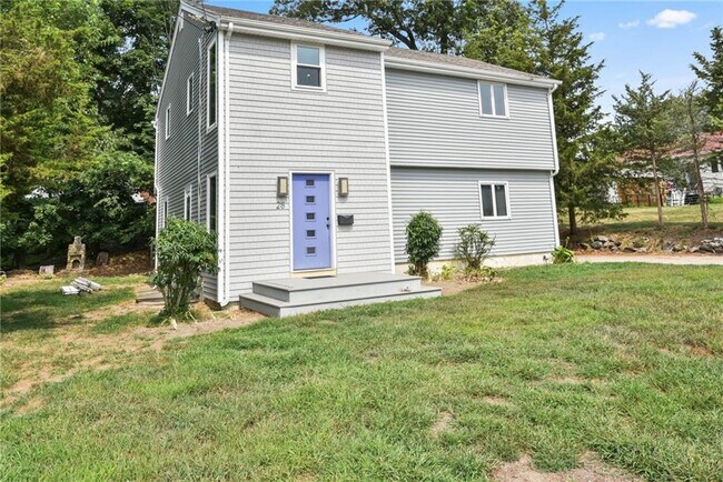 28 Sandhill Dr in North Kingstown, RI - Building Photo - Building Photo