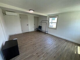 411 Guyer St in Sugar Land, TX - Building Photo