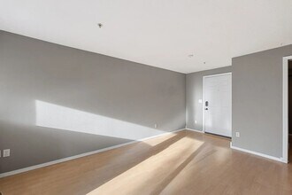 639 N Riverpoint Blvd in Spokane, WA - Building Photo - Building Photo