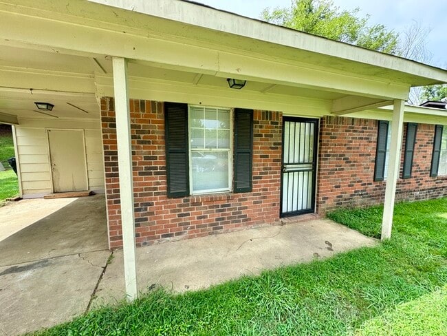 5151 Corkwood Dr in Memphis, TN - Building Photo - Building Photo
