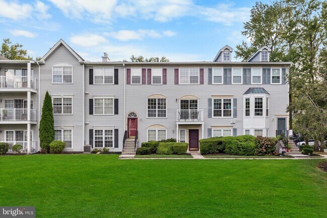 71 Chambord Ct in Hamilton Township, NJ - Building Photo - Building Photo