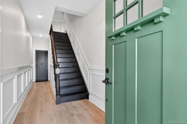 44 Madeleine Ave in New Rochelle, NY - Building Photo - Building Photo