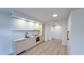 13738 Central Ave in Surrey, BC - Building Photo - Building Photo