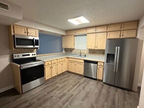 2170 Wichert Dr in Cuyahoga Falls, OH - Building Photo - Building Photo