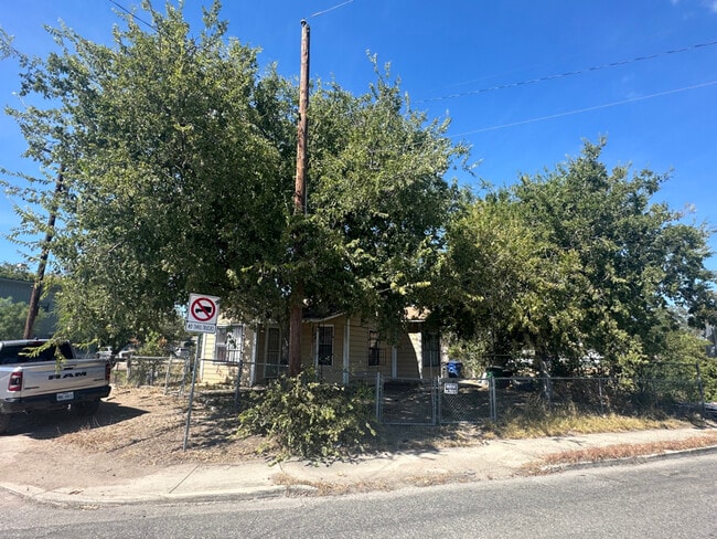 229 Grenet St in San Antonio, TX - Building Photo - Building Photo