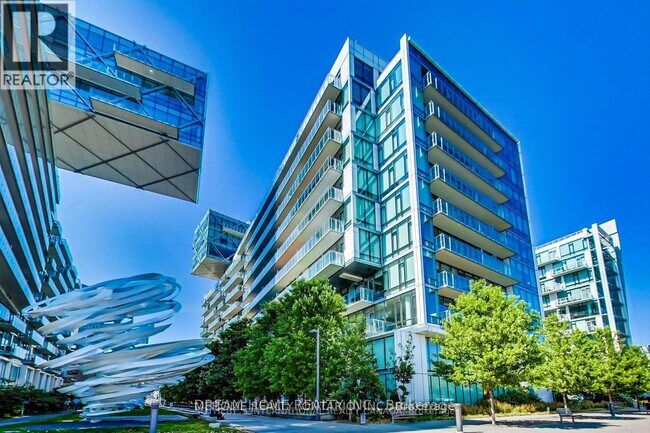 property at 39 Queens Quay E