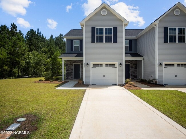 227 Verrazzano Ln in Jacksonville, NC - Building Photo - Building Photo