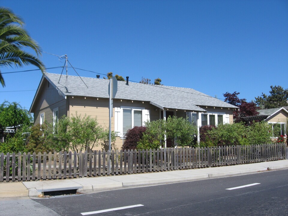 3841 Gross Rd in Santa Cruz, CA - Building Photo