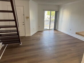 8540 NW 6th Ln in Miami, FL - Building Photo - Building Photo