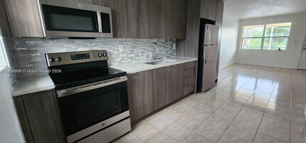 605 W 68th St in Hialeah, FL - Building Photo - Building Photo
