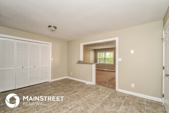 8623 Wooded Glen Rd in Louisville, KY - Building Photo - Building Photo