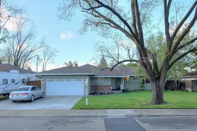 property at 4746 Crestview Dr