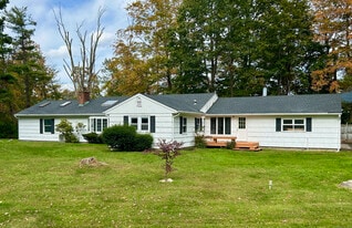 185 Branchville Rd in Ridgefield, CT - Building Photo