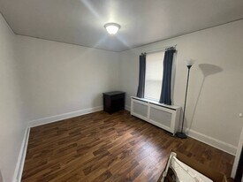 30 1st St in Glen Cove, NY - Building Photo