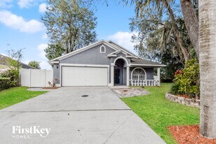 516 Valencia Park Dr in Seffner, FL - Building Photo