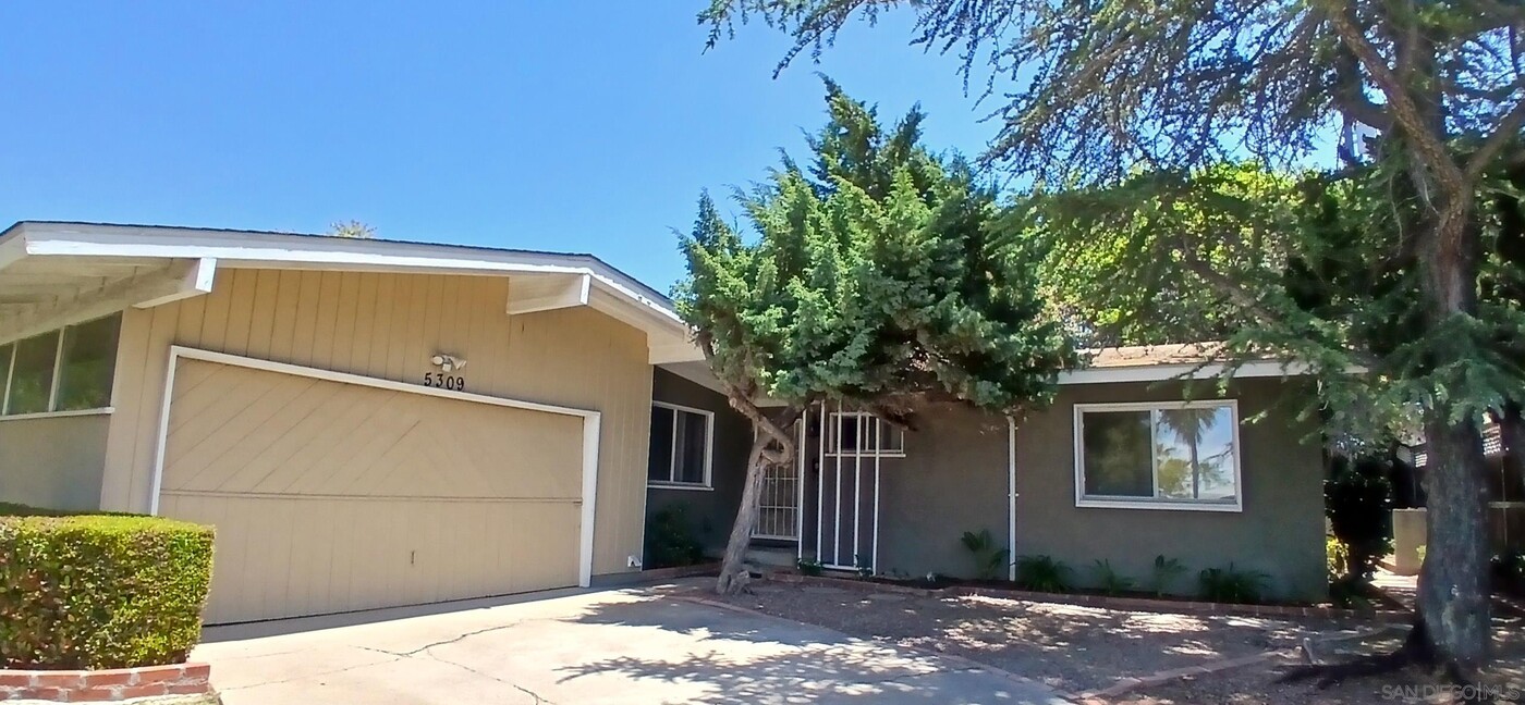 5309 Waring Rd in San Diego, CA - Building Photo