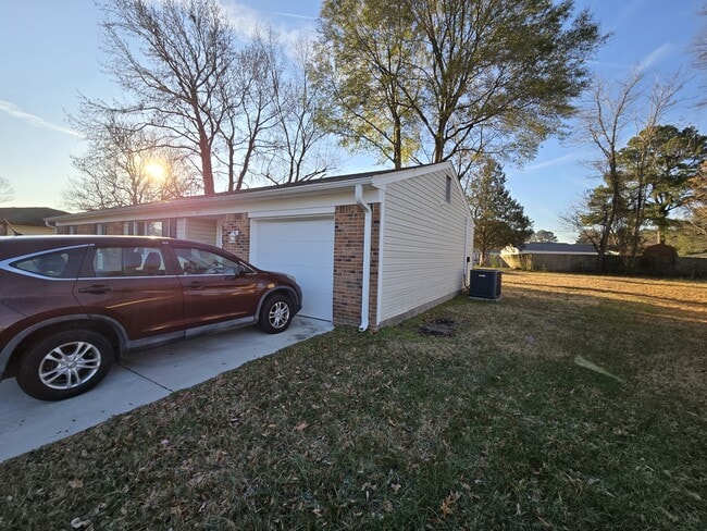 3229 Bruno Dr in Chesapeake, VA - Building Photo - Building Photo